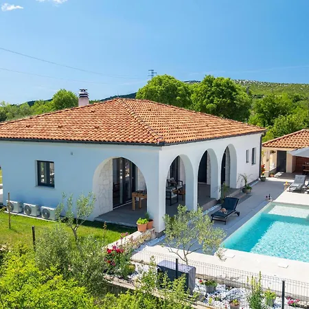 Holiday home Beautiful In